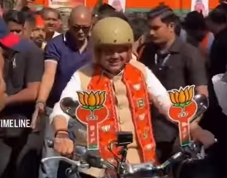 Bike rally turns viral as Fadnavis faces weight trolling, political heat in Nagpur