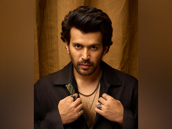 'Mirzapur's Anjumm Shharma also known as Sharad Shukla gets serious about starting trying out days