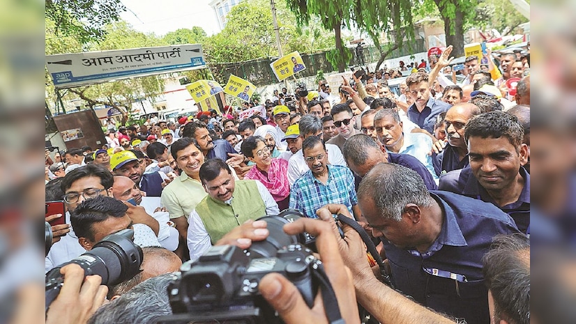 Delhi CM Arvind Kejriwal leads AAP protest, but Congress, BJP hit back