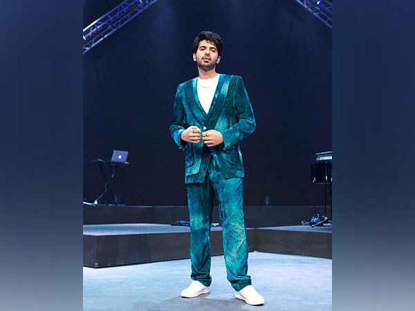 Armaan Malik thinks of new melody 'Tera Main Intezaar'